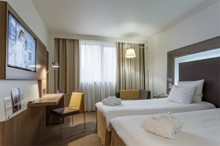 Standard room with two separate beds: Photo 1