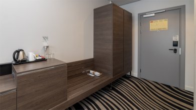 Улучшенный номер, с видом на реку - с двуспальной кроватью: Фотография 4