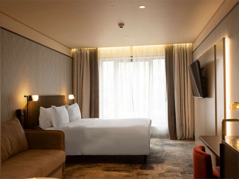 Privilege Room - with a double bed and sofa