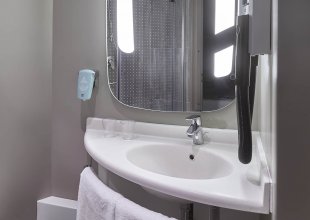 Стандартный номер - с 2 односпальными кроватями: Фотография 4