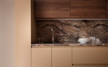 Апартаменты с 2 спальнями, обеденной зоной, кухней и 2 балконами с видом на бассейн: Фотография 5