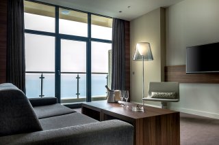 Superior Suite with Sea View: Photo 1