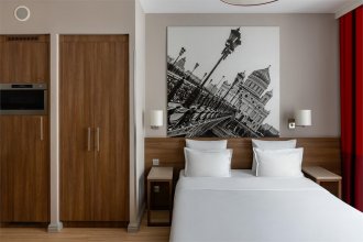 Номер Студия, для маломобильных - с двуспальной кроватью: Фотография 4