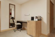 Accessible Suite: Photo 5