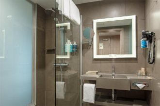 Номер Полулюкс - с двуспальной кроватью и софой: Фотография 7