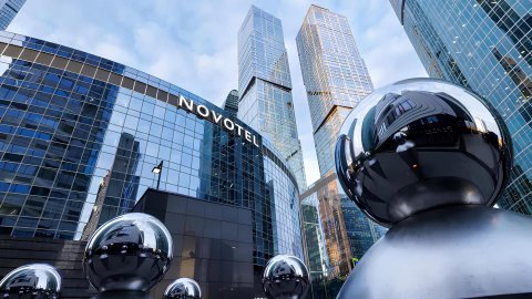 Раннее бронирование с выгодой 15% в Novotel Москва Сити: Фотография