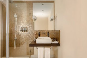 Номер Привилегия с двуспальной кроватью: Фотография 6