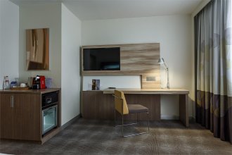 Номер Полулюкс - с двуспальной кроватью и софой: Фотография 4