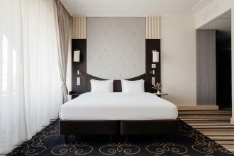 КВОТА Классический номер - c двуспальной кроватью: Фотография 1