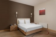 Accessible Suite: Photo 5