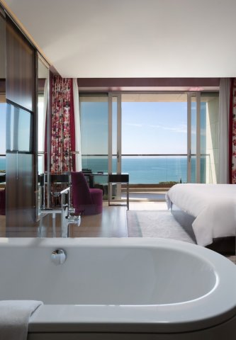 Swiss Executive room, sea view -  king bed: Photo 8