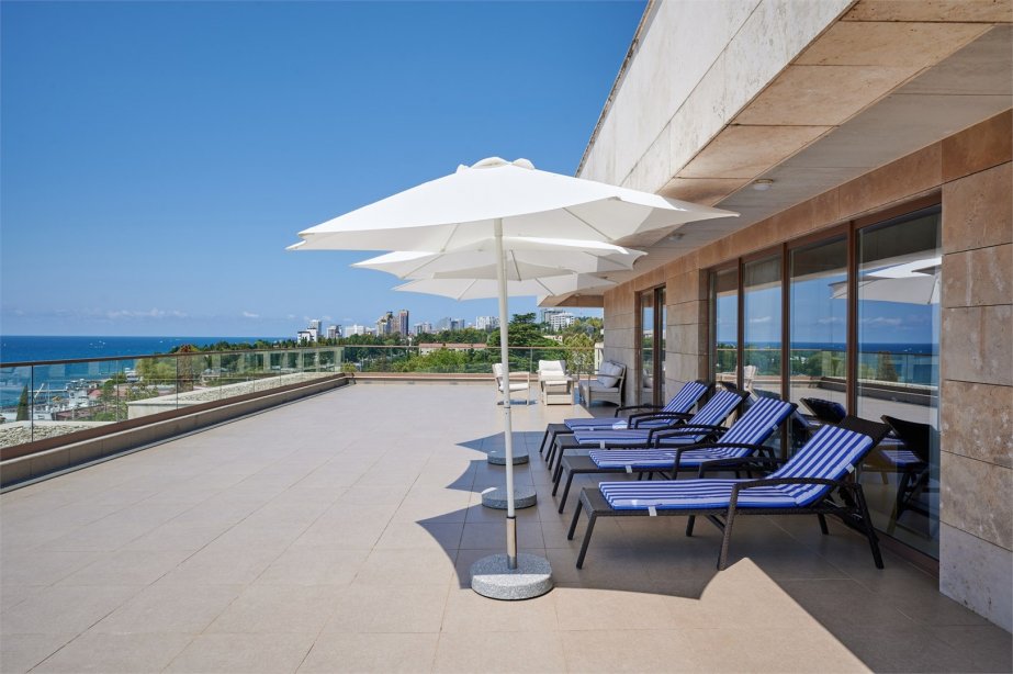 Swiss Executive room, with terrace and sea view -  king bed