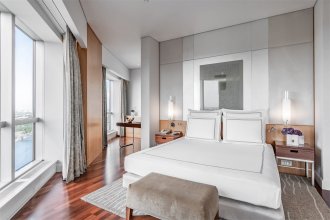 Номер Панорама, с видом на реку и доступом в Швейцарскую Клубную Гостиную - с большой двуспальной кроватью: Фотография 2