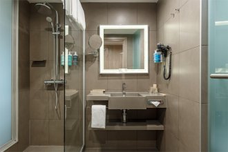 Номер Полулюкс - с двуспальной кроватью и софой: Фотография 6