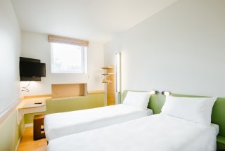 Standard room with two separate beds: Photo 1