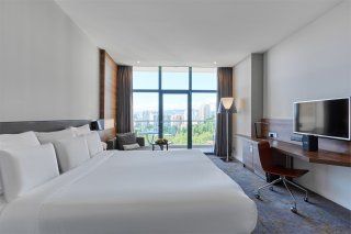 Superior Room with City View bed, King size: Photo 1