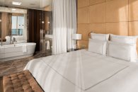 Swiss Executive room, sea view -  king bed: Photo 8
