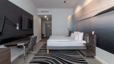 Стандартный номер, с видом на город - с двуспальной кроватью: Фотография 2