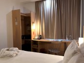 Улучшенный номер - с двуспальной кроватью: Фотография 7