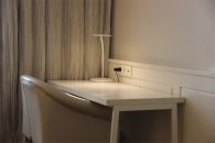 A Classic non-smoking room with a double bed: Photo 4