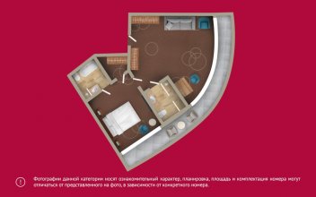 Номер Family Room с большой двуспальной кроватью, кресло-кроватью и диван-кроватью: Фотография 6