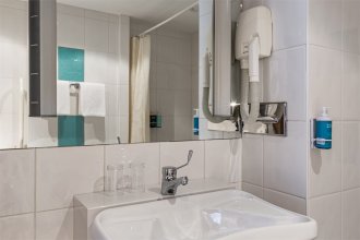 Стандартный номер для маломобильных - с двуспальной кроватью: Фотография 5