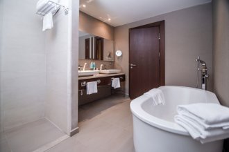Семейный номер - с двуспальной кроватью и диваном: Фотография 5