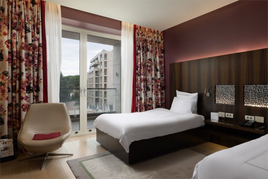 Swiss Advantage room, park view -  2 queen beds