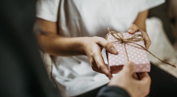 What to give away on February 23 and March 8