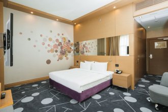 Стандартный номер, с балконом - с двуспальной кроватью: Фотография 2