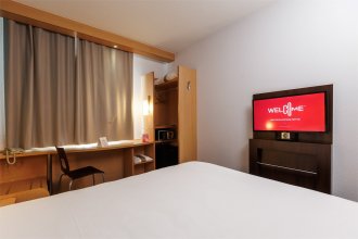 Стандартный номер - с двуспальной кроватью: Фотография 3