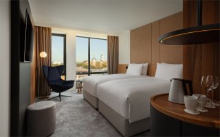 Deluxe Twin Room with  city view: Photo 1