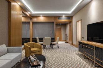Номер Люкс - с двуспальной кроватью: Фотография 3