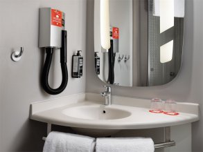 Стандартный номер - с двуспальной кроватью: Фотография 4
