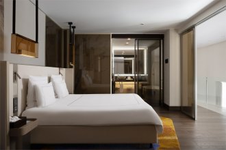 Grand Duplex Suite, sea view -  king bed and convertible sofa: Photo 4