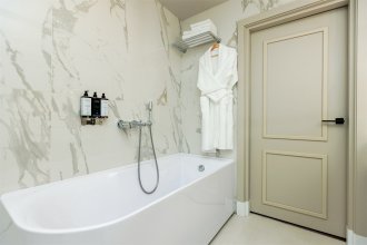 Номер Люкс - с двуспальной кроватью: Фотография 10
