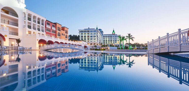 The Art of impressing: 5 of the most spectacular hotel locations