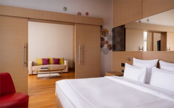 Номер Люкс - с двуспальной кроватью: Фотография 3