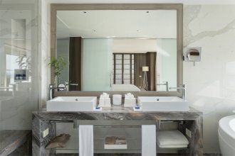 Presidential Suite, with terrace and sea view -  2 king beds: Photo 21