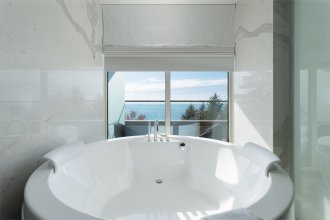 Presidential Suite, with terrace and sea view -  2 king beds: Photo 22