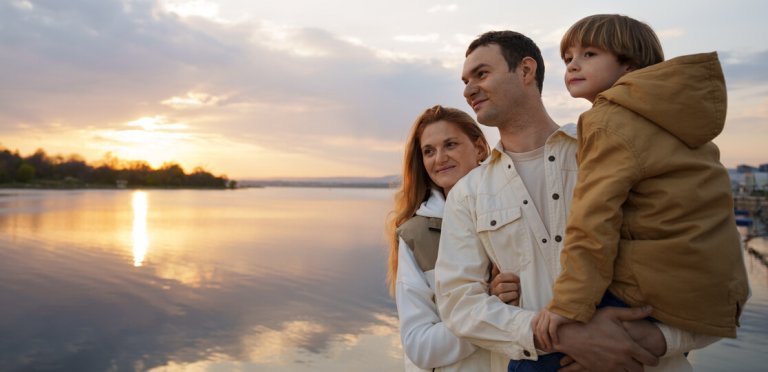 Quiet family weekend: how to take a break from city life