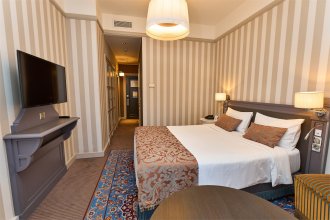 Non-Smoking Classic room with a double bed: Photo 3