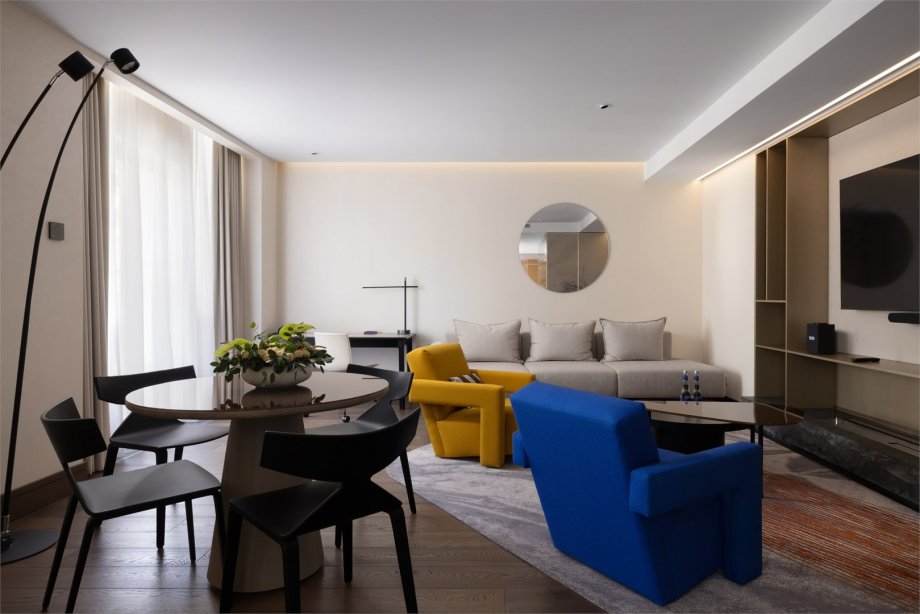 Duplex Suite - king bed and convertible sofa