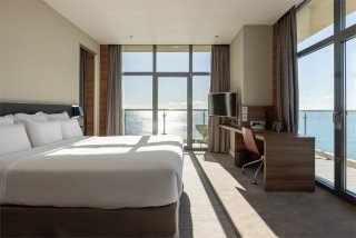 Deluxe Suite with Panoramic Sea View: Photo 1