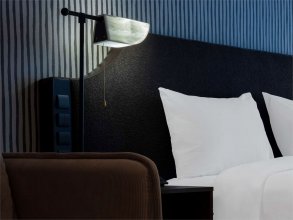 Privilege Room - with a double bed and sofa: Photo 2
