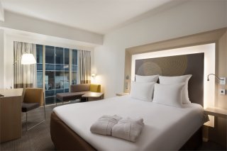 Superior room with a double bed: Photo 1