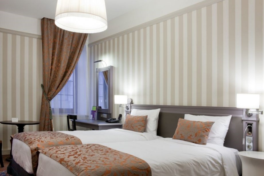 Classic Room with Two Single Beds