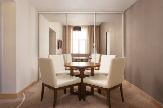 Family Suite - with 2 Bedrooms: Photo 2