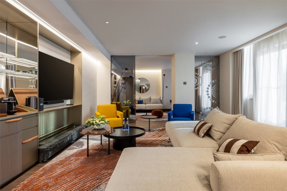 Family Duplex Suite - king bed and convertible sofa