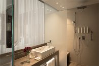 Swiss Advantage room, courtyard view -  king bed: Photo 5